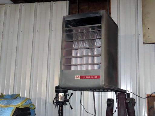 18340 HEATER IN LARGE GARAGE.jpg