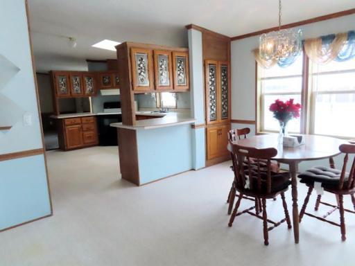 18340 DINETTE TO KITCHEN.jpg