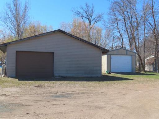 18340 US Hwy 59 NE grg and shed.jpg