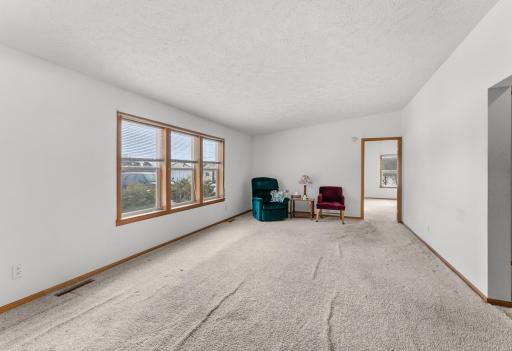 39052 Mica Avenue, North Branch, MN 55056