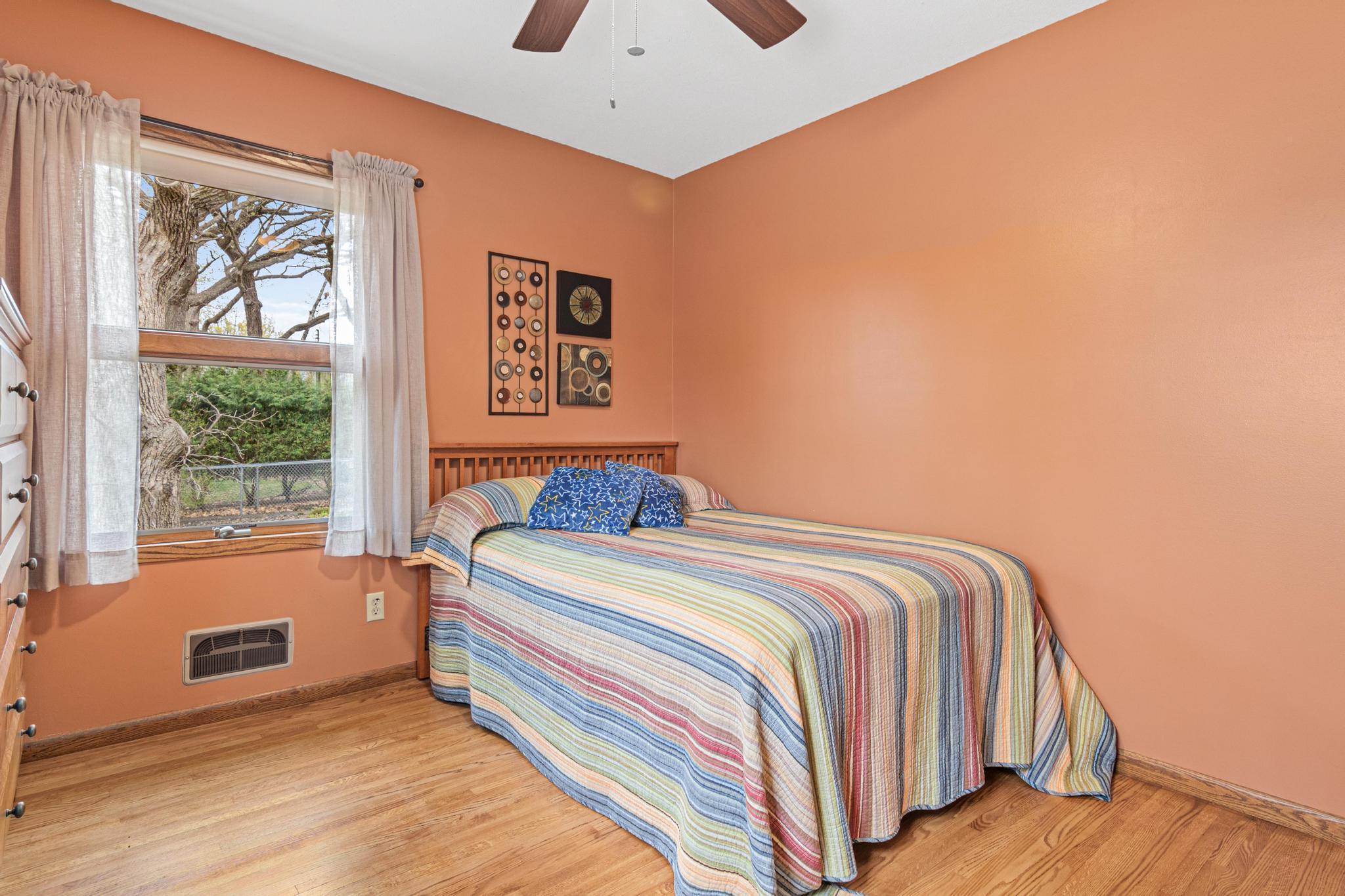 7132 Coachwood Cir, St Paul, MN-21.jpg