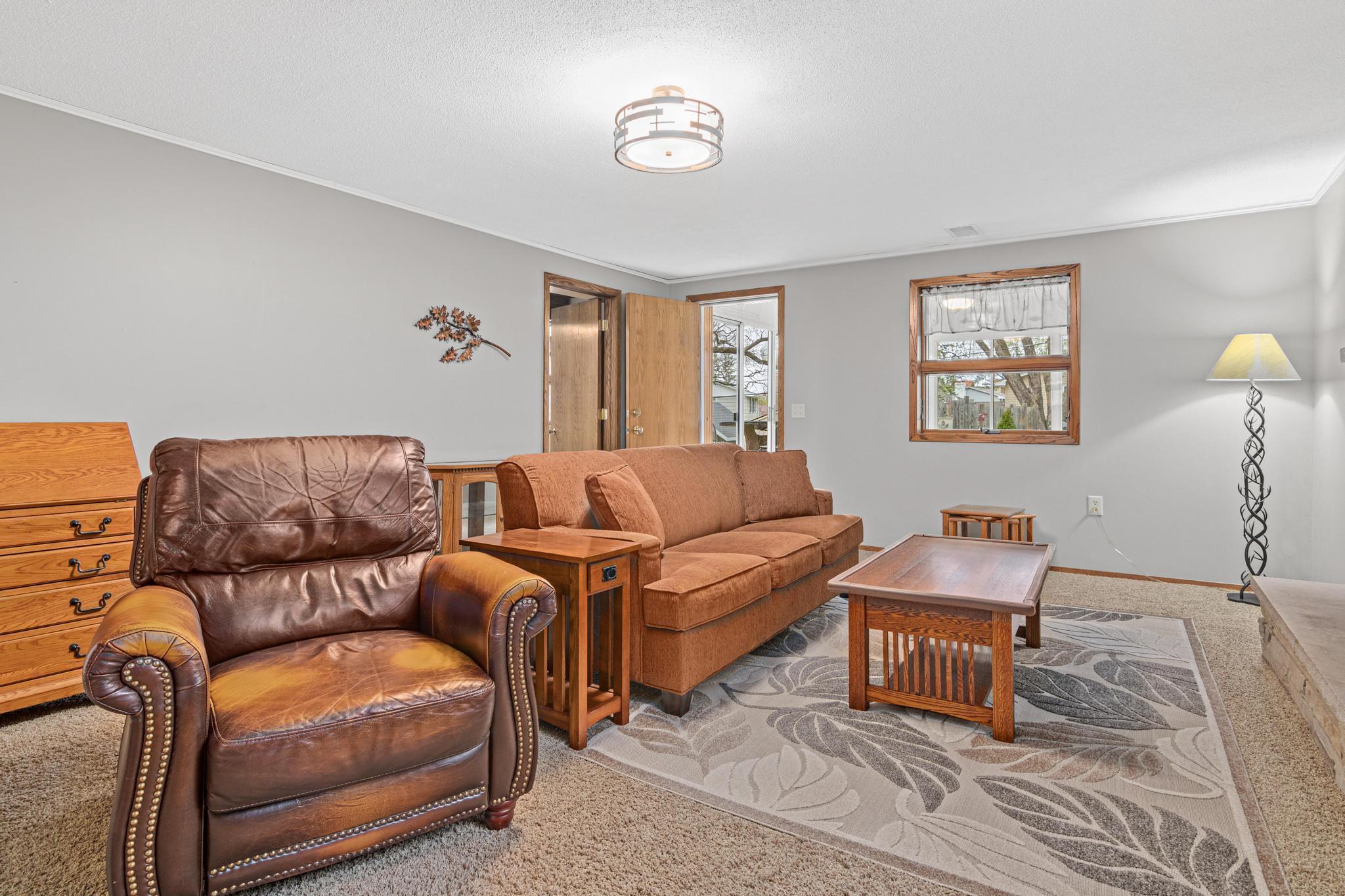 7132 Coachwood Cir, St Paul, MN-13.jpg