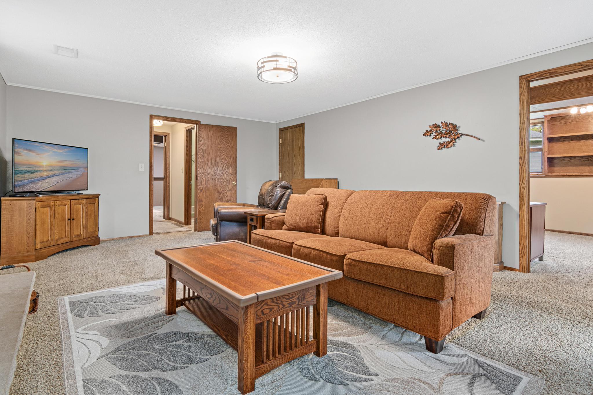 7132 Coachwood Cir, St Paul, MN-14.jpg