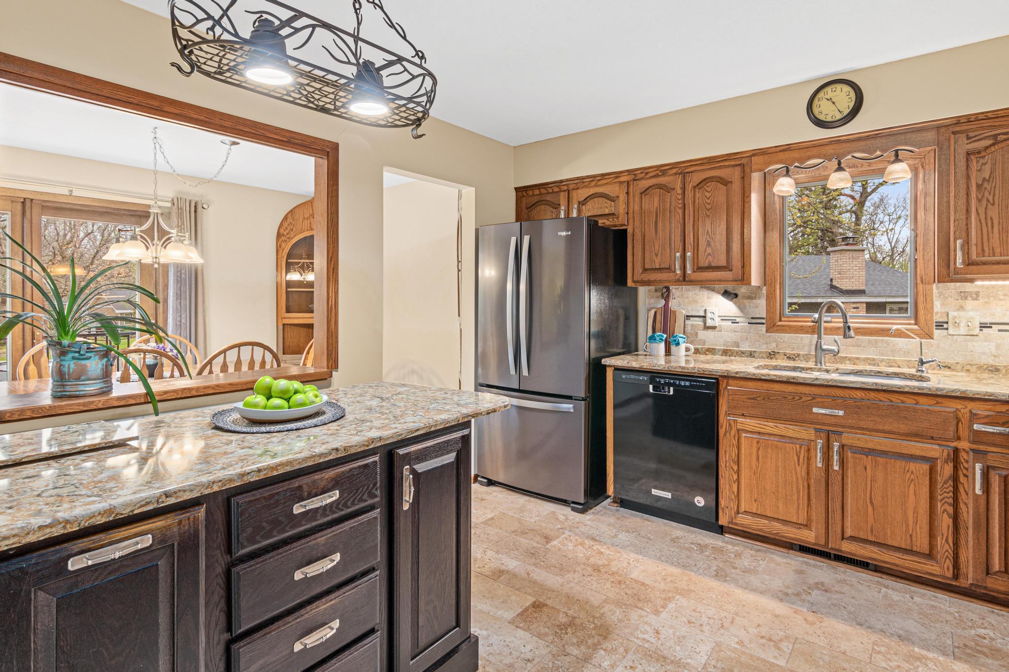 7132 Coachwood Cir, St Paul, MN-12.jpg