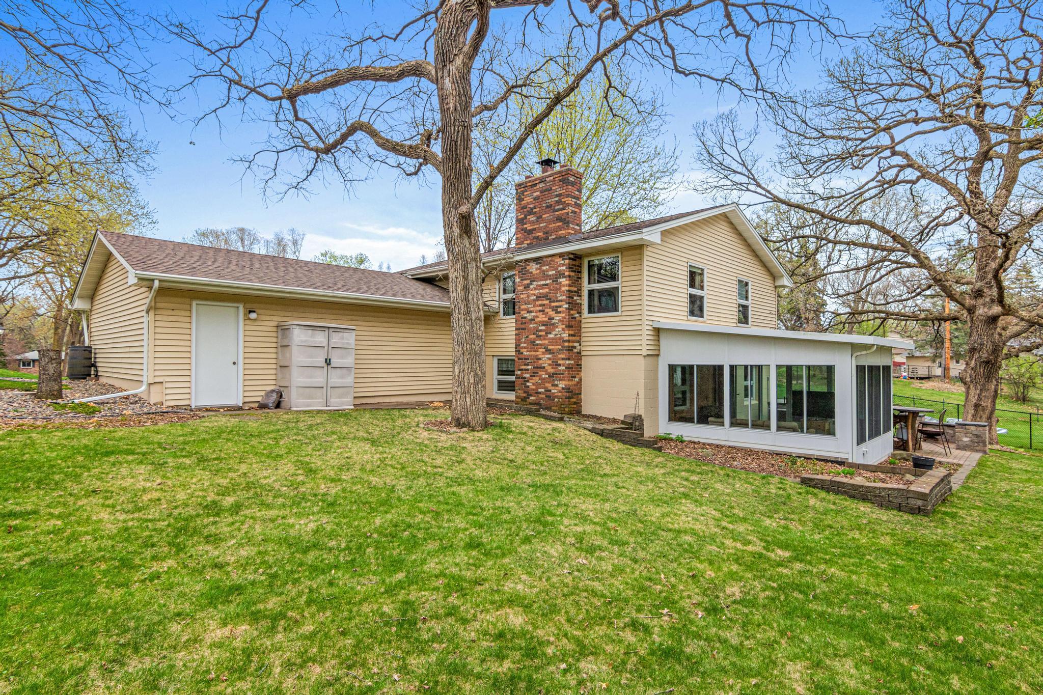 7132 Coachwood Cir, St Paul, MN-29.jpg