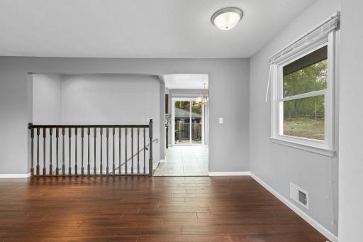 19-web-or-mls-5918 Admiral Ln-24.jpg