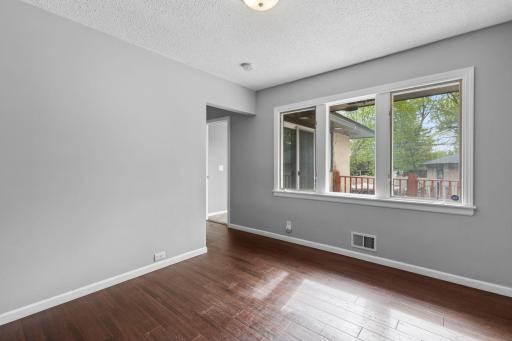 23-web-or-mls-5918 Admiral Ln-63.jpg