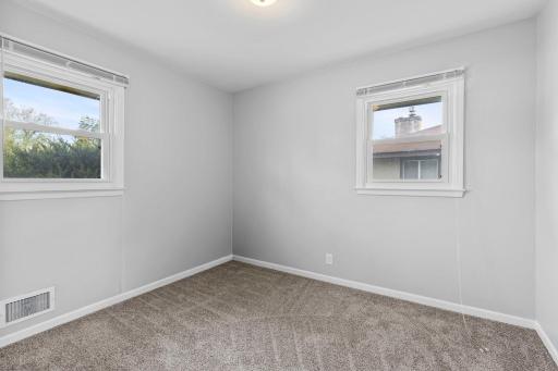 30-web-or-mls-5918 Admiral Ln-39.jpg