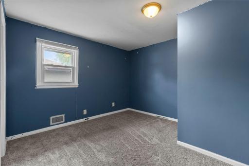 32-web-or-mls-5918 Admiral Ln-45.jpg