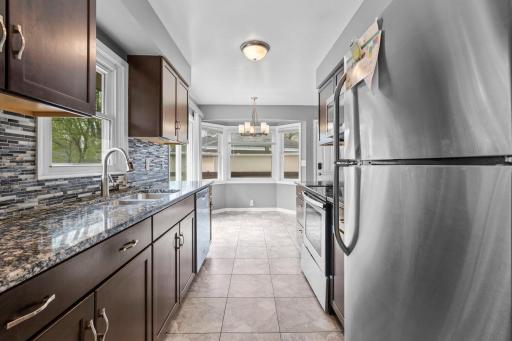 24-web-or-mls-5918 Admiral Ln-66.jpg