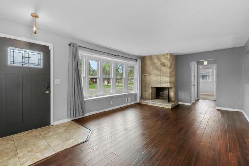 17-web-or-mls-5918 Admiral Ln-27.jpg