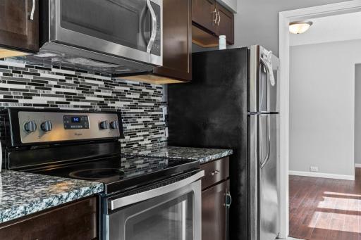 28-web-or-mls-5918 Admiral Ln-78.jpg