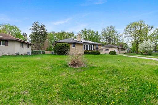 12-web-or-mls-5918 Admiral Ln-1.jpg