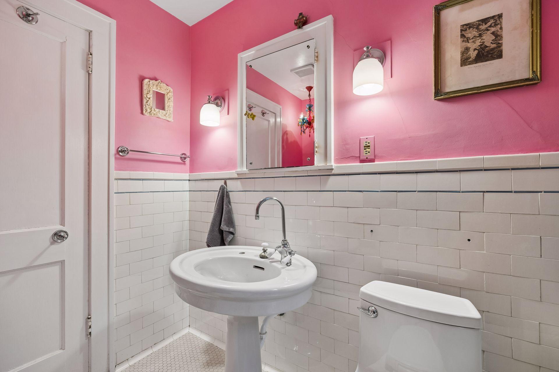 4849 Aldrich Avenue South - Spacecrafting - 0029.jpg