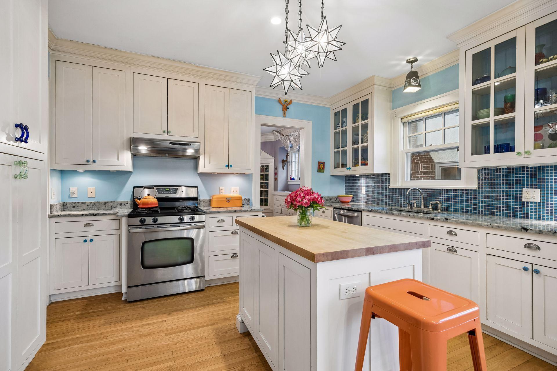 4849 Aldrich Avenue South - Spacecrafting - 0011.jpg