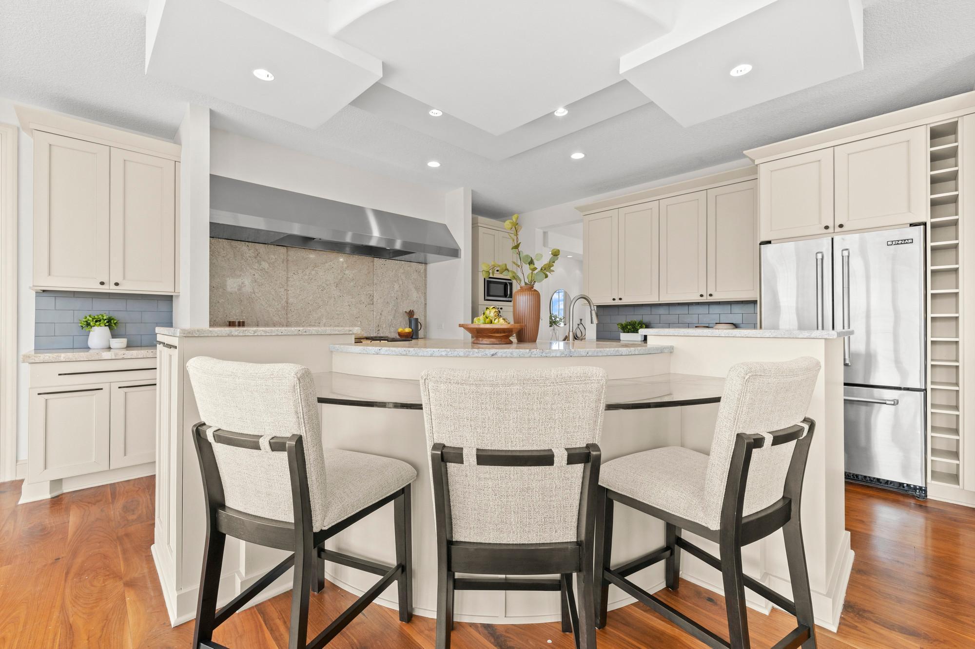 Eat-at-center island