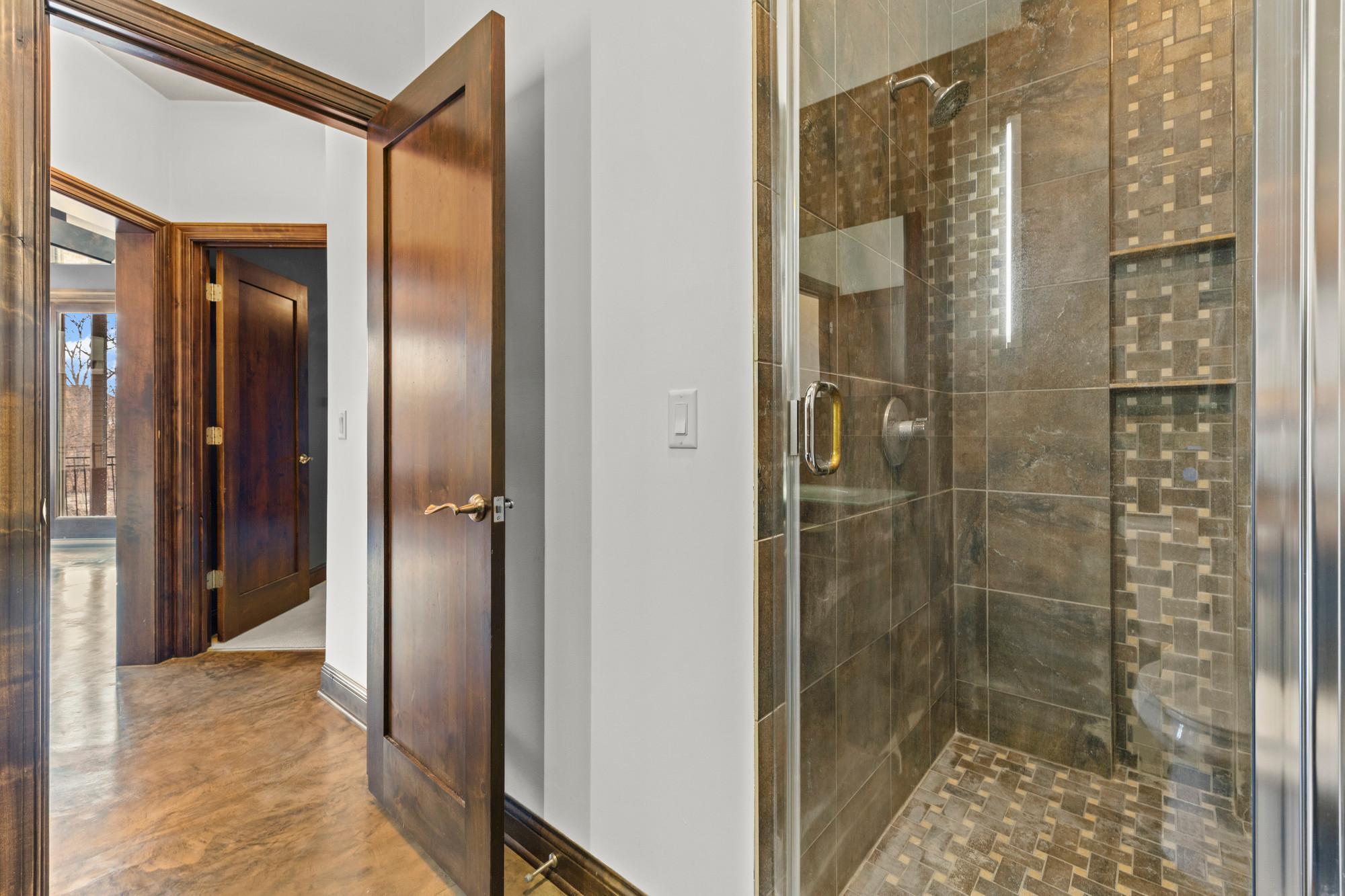 Lower level 3/4 bath