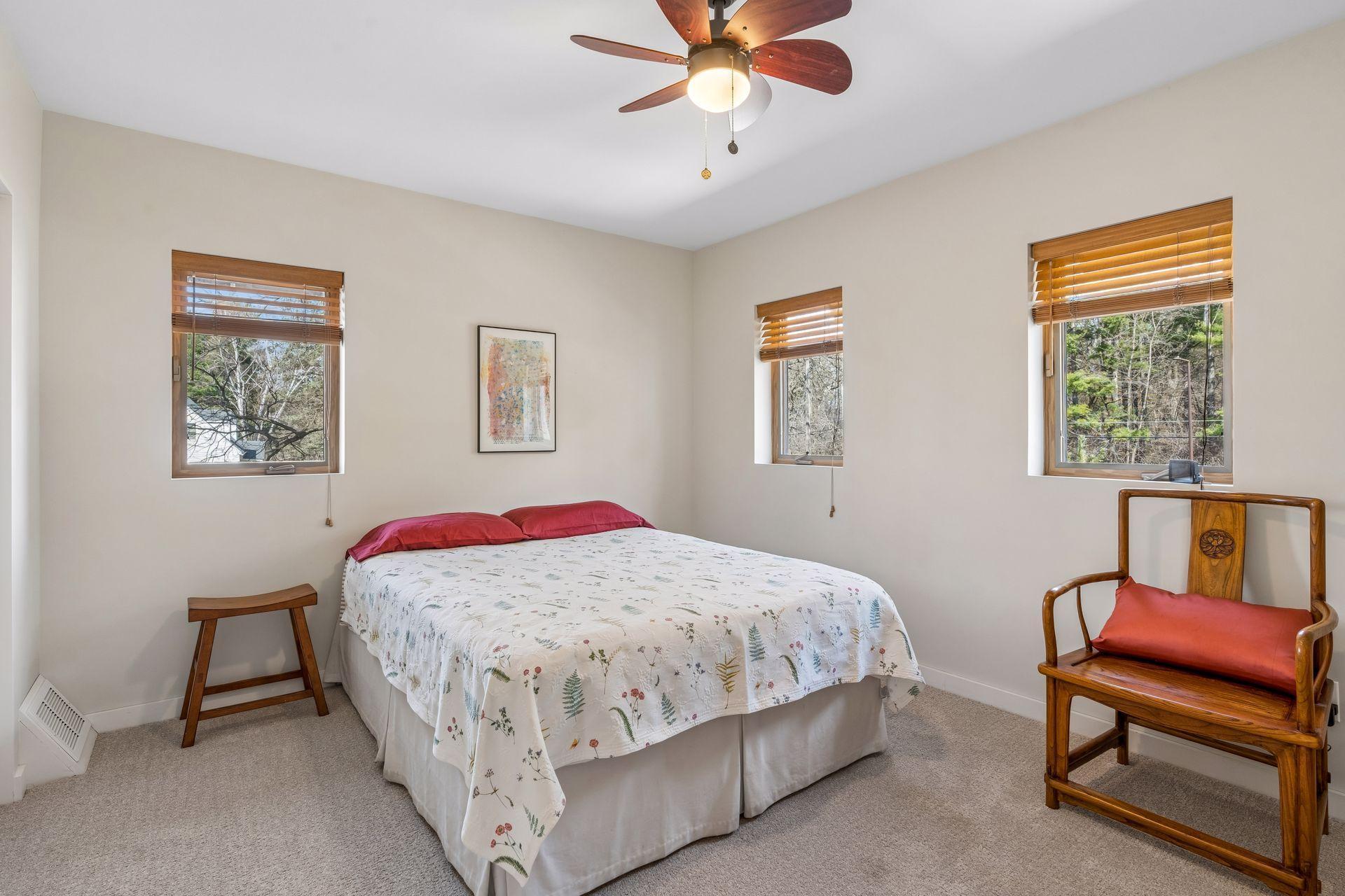 Second upper level bedroom.