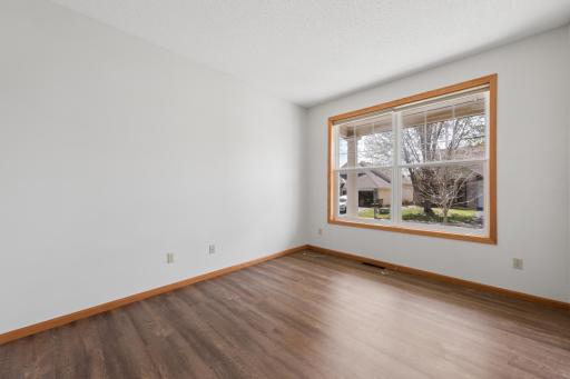 15130 Dutchman Way, Saint Paul, MN 55124