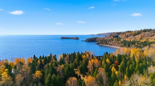2472 Cliff View Circle, Two Harbors, MN 55616