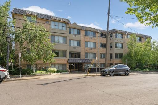 2727 W 43rd Street, 206, Minneapolis, MN 55410