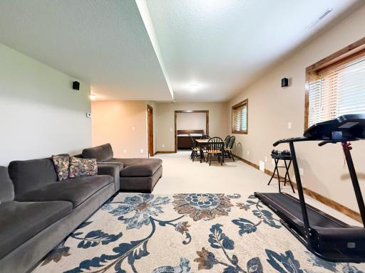 2915 Lake Vista Drive NW, Rochester, MN 55901
