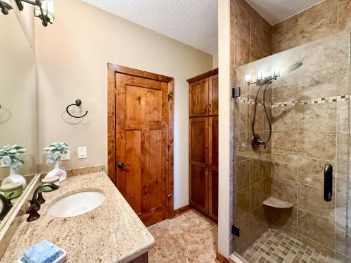 2915 Lake Vista Drive NW, Rochester, MN 55901