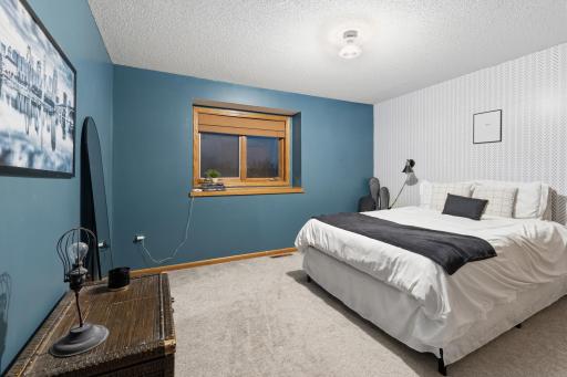 15716 Maple Island Court, Burnsville, MN 55306