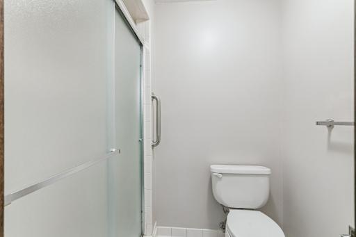 8441 Irwin Road, 110, Bloomington, MN 55437