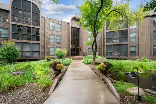 8441 Irwin Road, 110, Bloomington, MN 55437