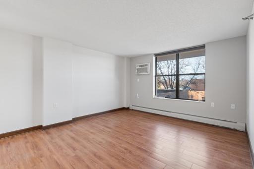 7600 Golden Valley Road, 405, Minneapolis, MN 55427
