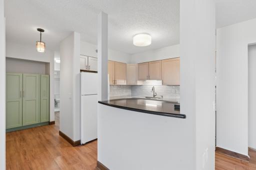 7600 Golden Valley Road, 405, Minneapolis, MN 55427