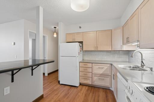 All cabinets and drawers are soft closing