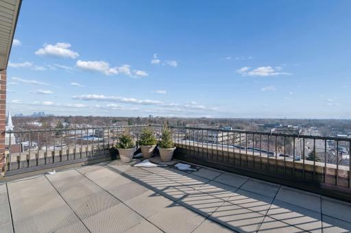 7600 Golden Valley Road, 405, Minneapolis, MN 55427