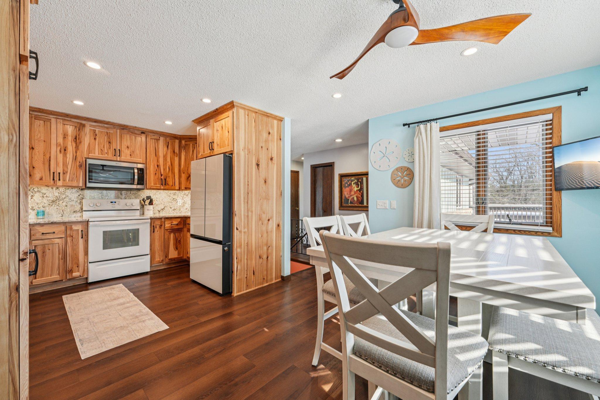 14-web-or-mls-177th Ave NW-S0302-014.jpg