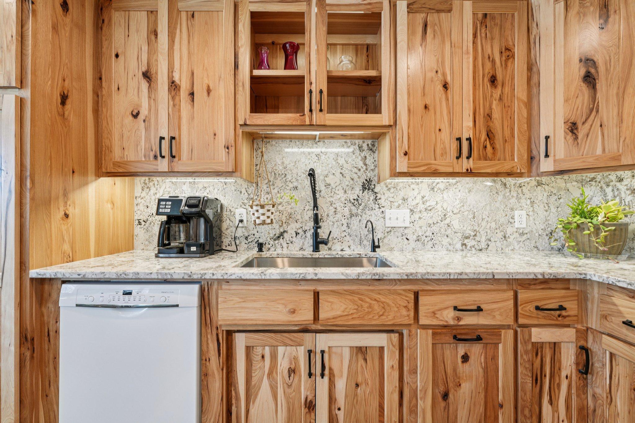 18-web-or-mls-177th Ave NW-S0302-018.jpg