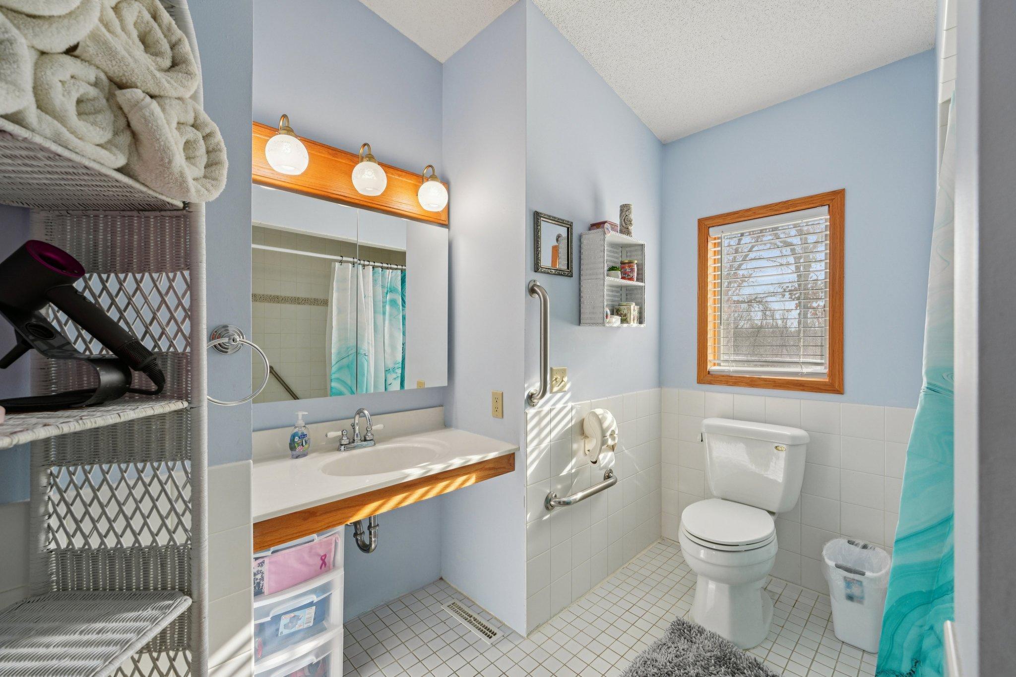 33-web-or-mls-177th Ave NW-S0302-033.jpg