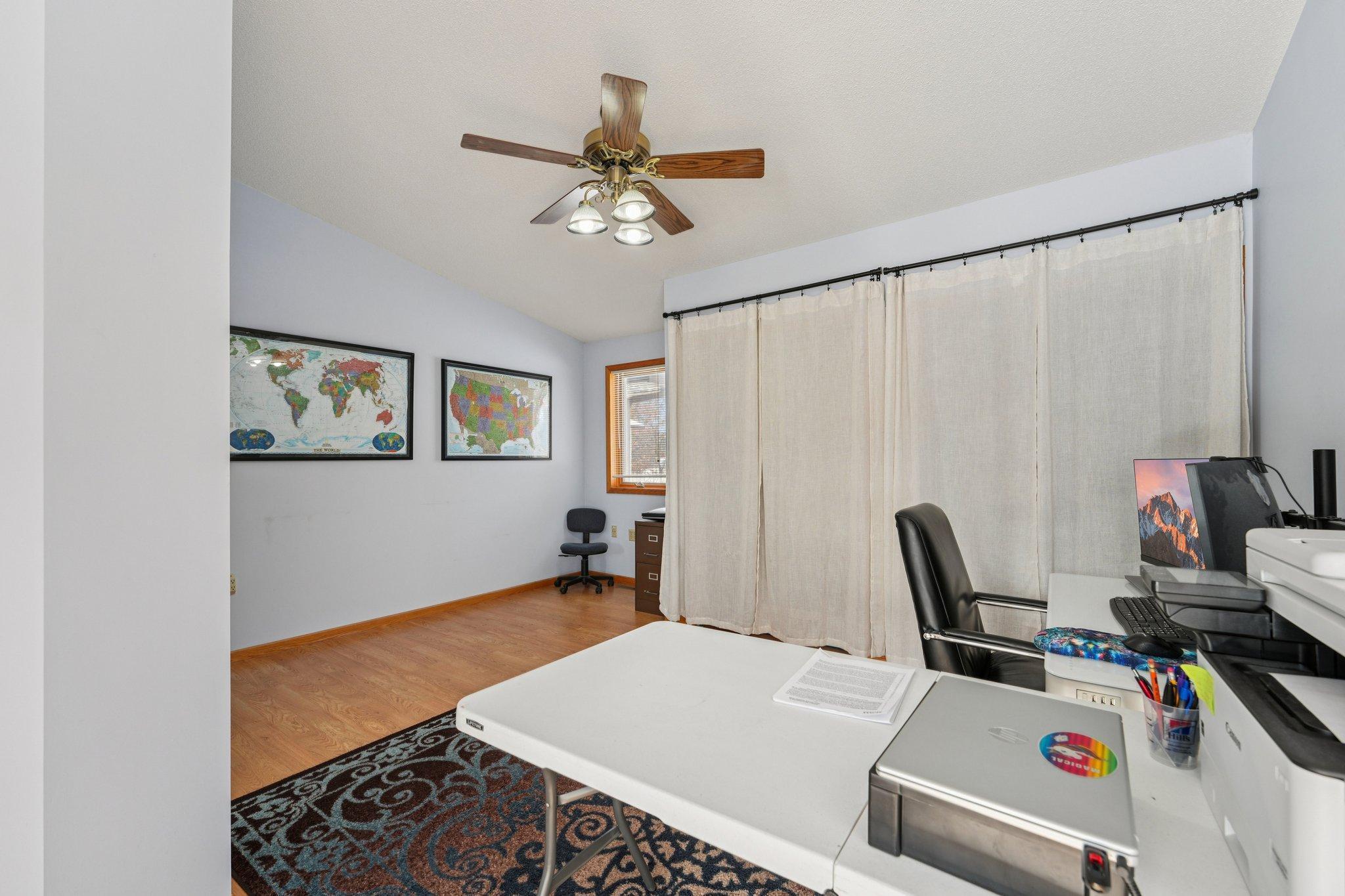 36-web-or-mls-177th Ave NW-S0302-036.jpg