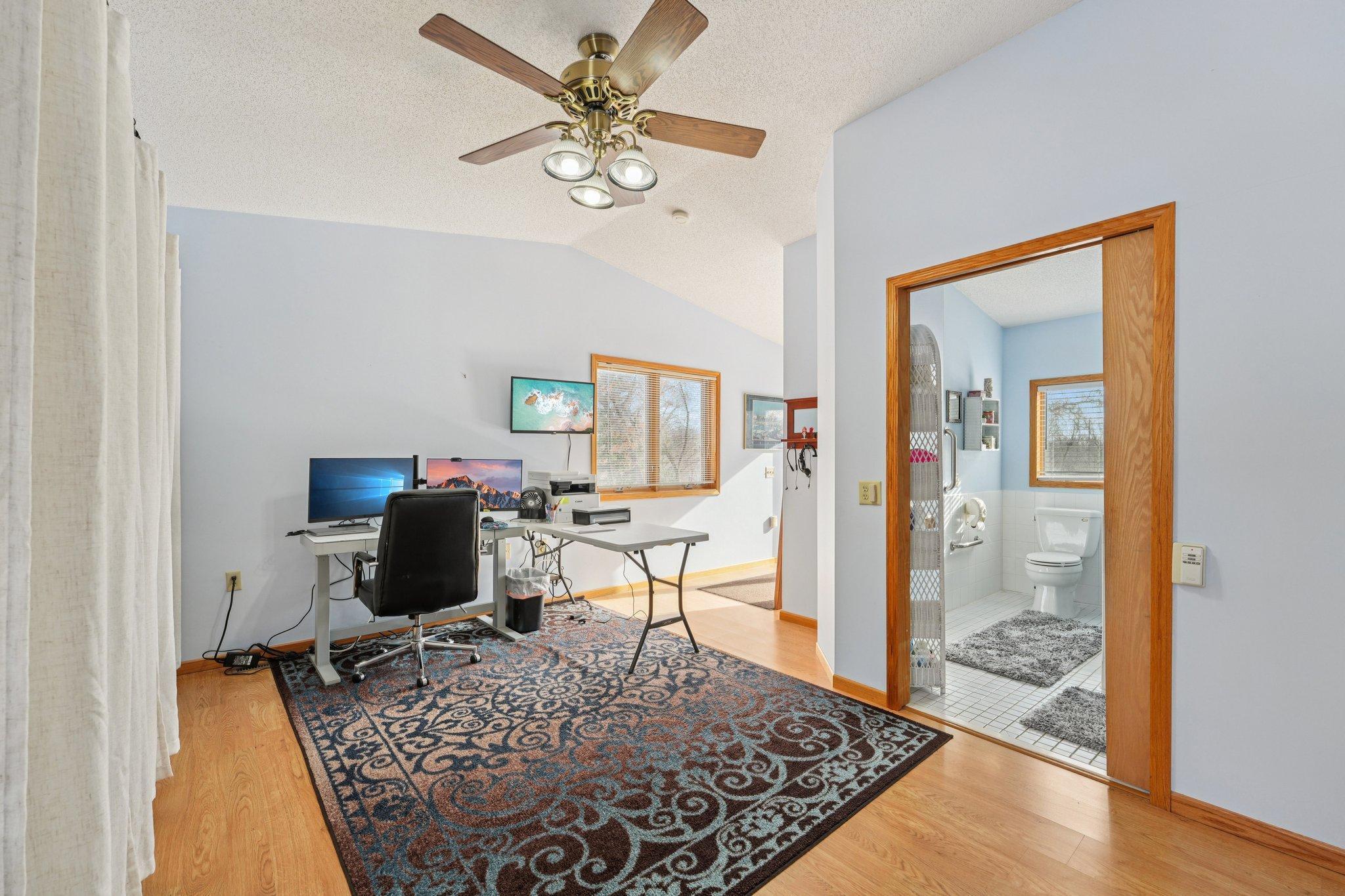 35-web-or-mls-177th Ave NW-S0302-035.jpg