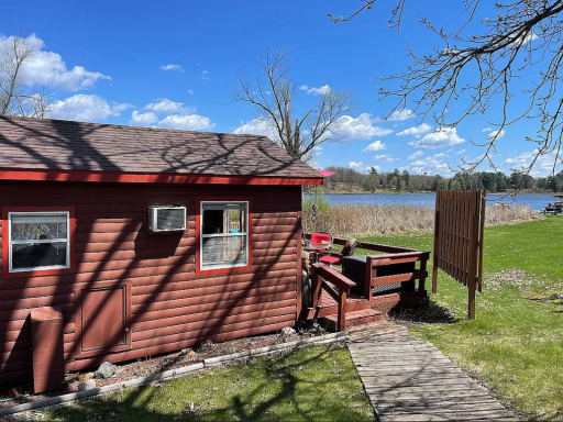 Cabin Walkway.png