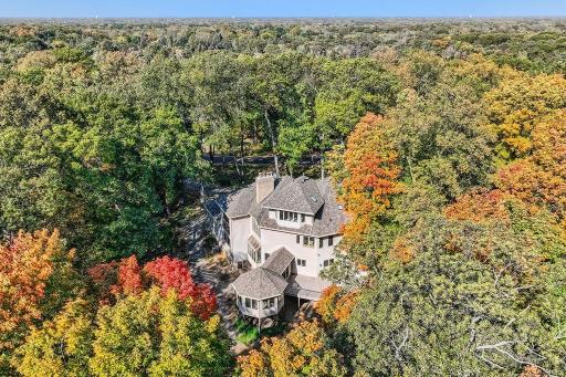 4 W Bay Lane, North Oaks, MN 55127