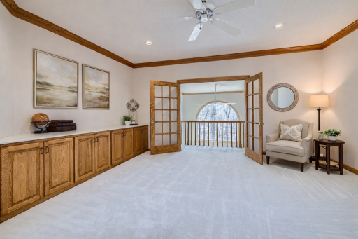 4 W Bay Lane, North Oaks, MN 55127