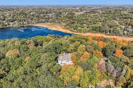 4 W Bay Lane, North Oaks, MN 55127