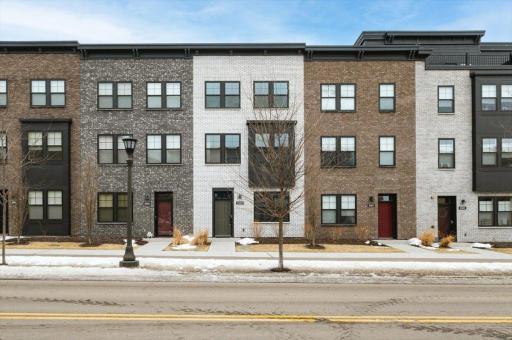 850H Mount Curve Blvd