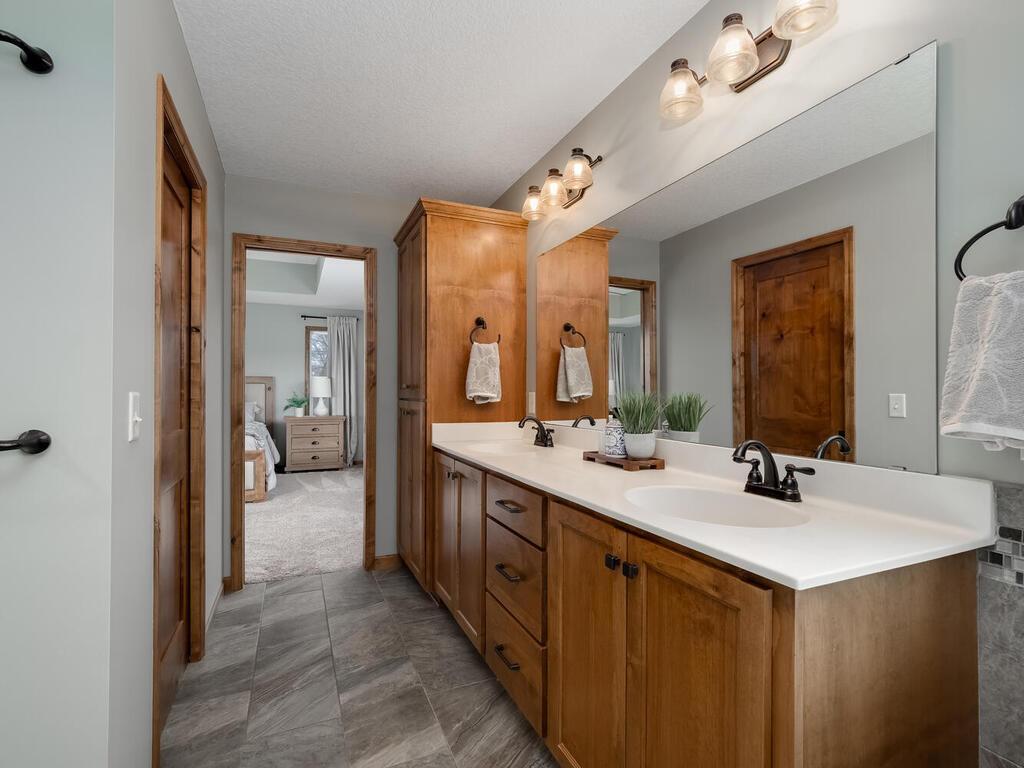 Primary ensuite - double sink vanity