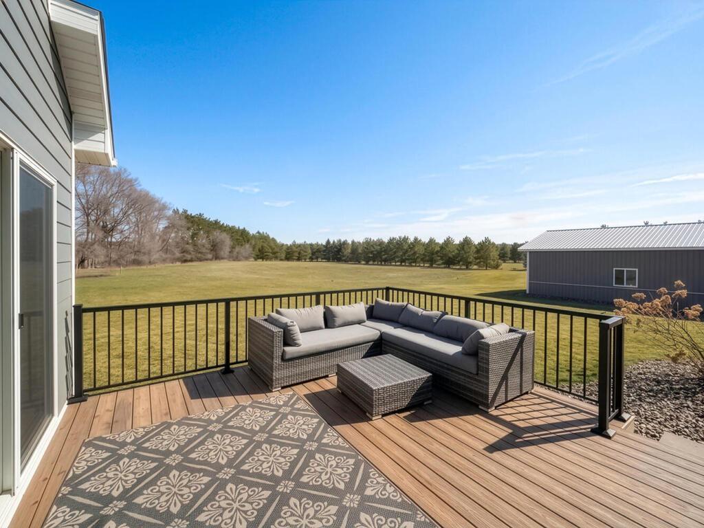 East facing deck to soak up the morning sun