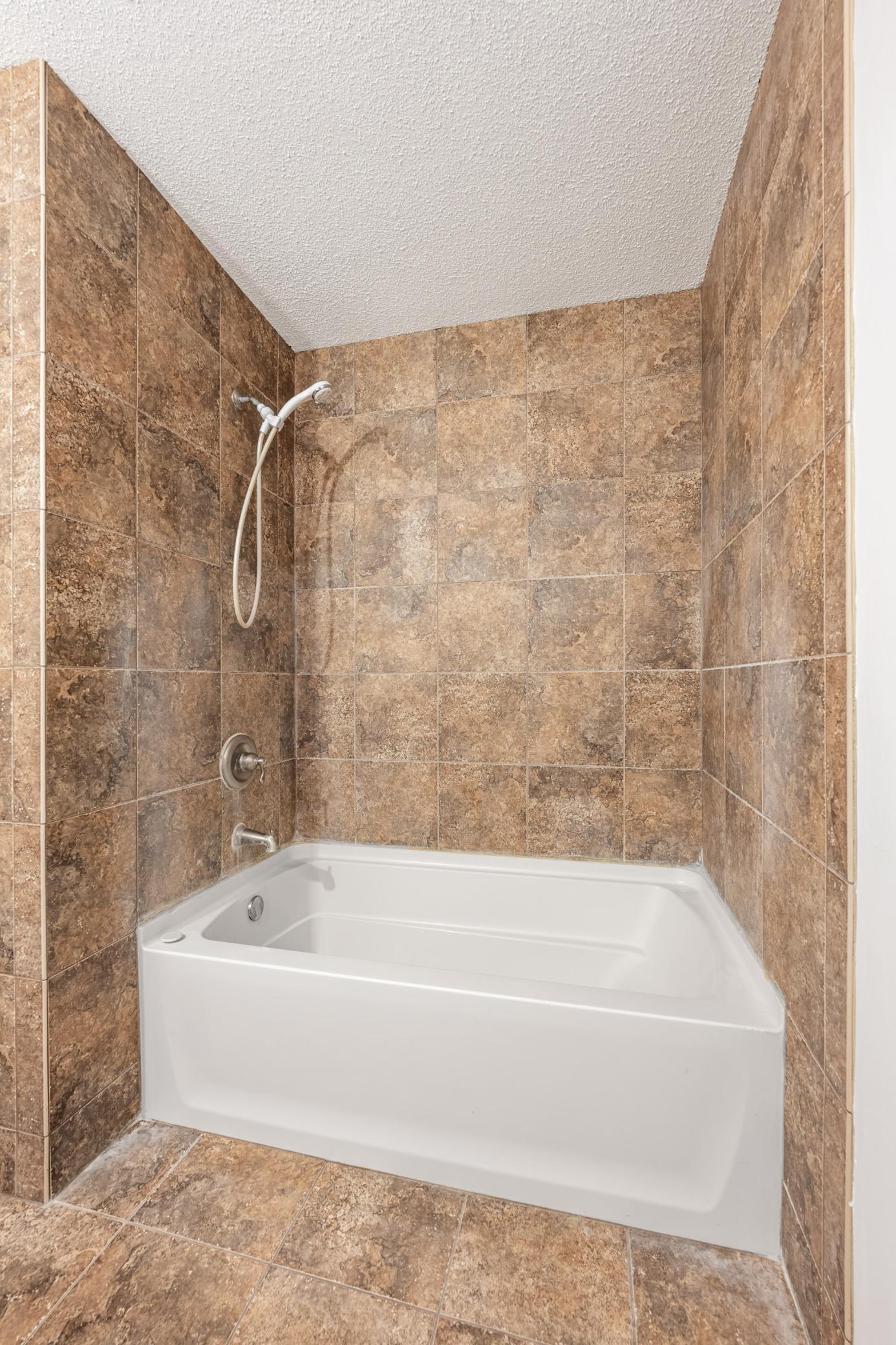 2nd floor Full bathroom