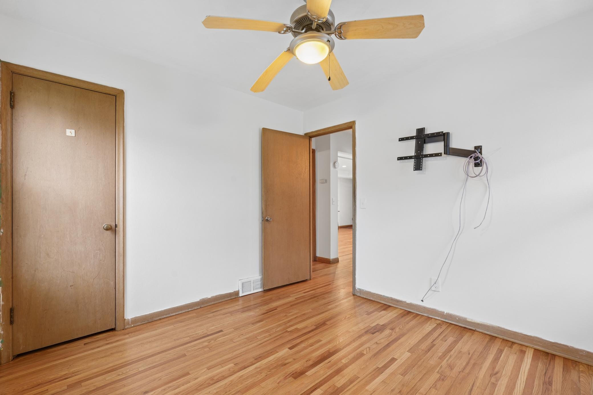 Pre-installed TV wall mount for easy setup