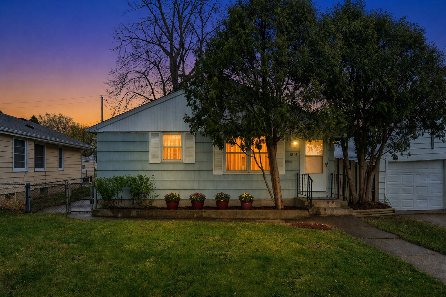 Enjoy wonderful walkability to local food trucks and additional dining, along with parks, and fantastic neighborhood amenities.