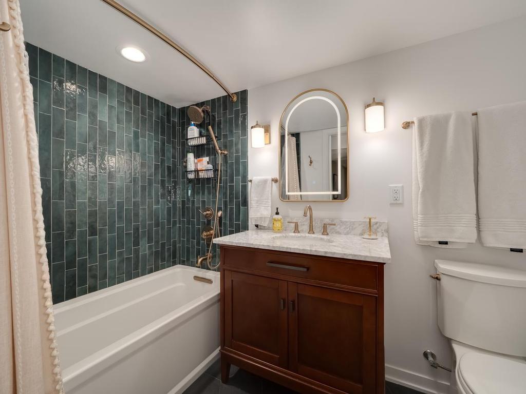 Lower Full Bath